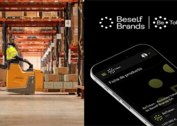 Logo de Beself-Brands con almacen de productos detrás.