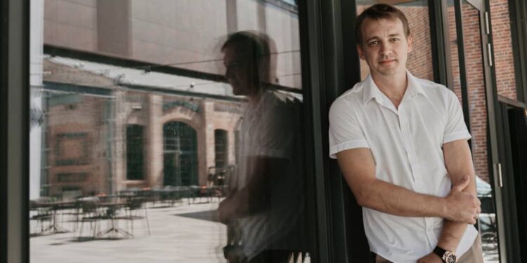 Foto de Volodymyr Nosov durante un torneo internacional celebrado por WhiteBIT.